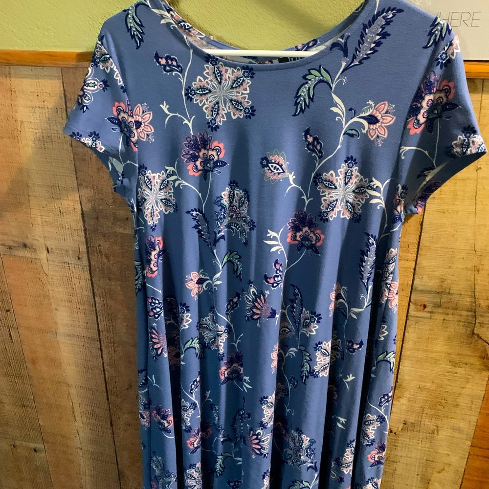 Dress - Picture 3 of 4